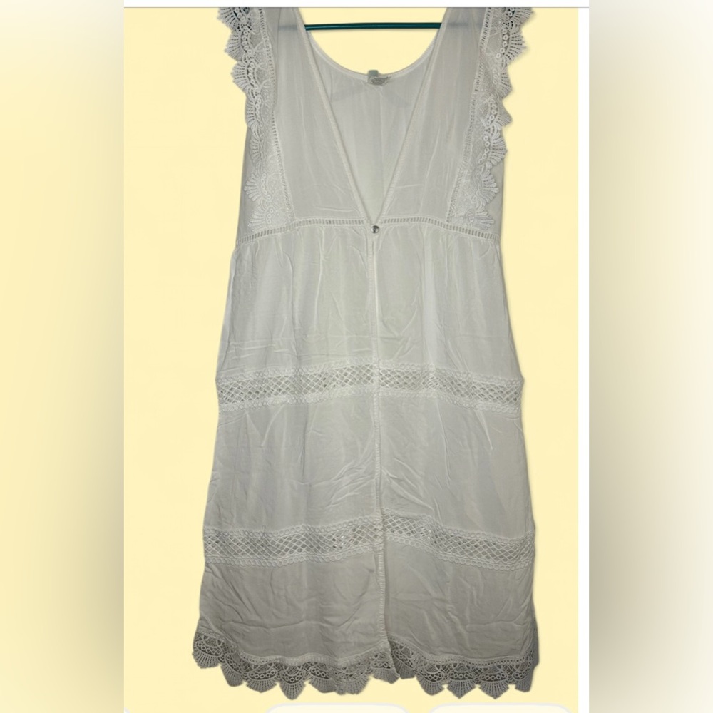 Elegant White Lace Swim Coverup
